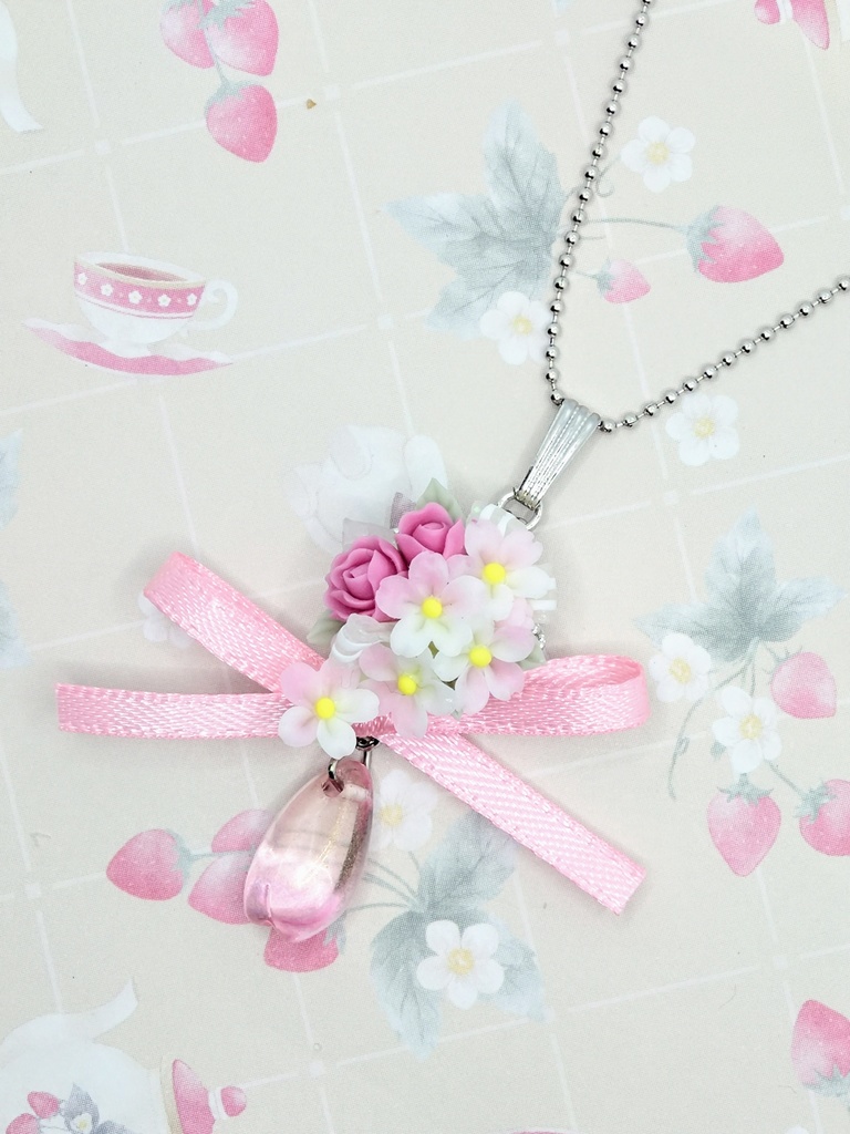 489 桜のキャスケードブーケリボンネックレス