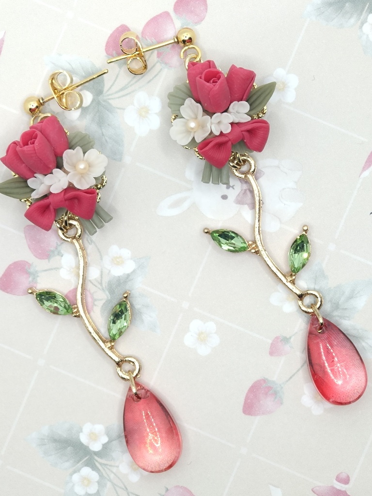 584 チューリップのブーケロングピアス