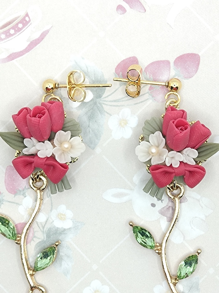 584 チューリップのブーケロングピアス