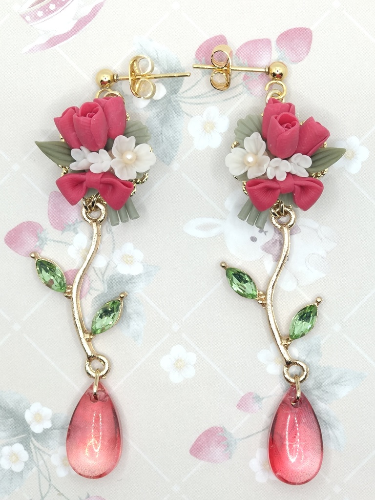 584 チューリップのブーケロングピアス