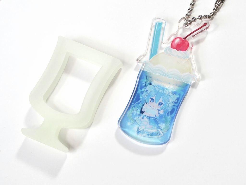 桜ミク&雪ミクのクリームソーダキーホルダー