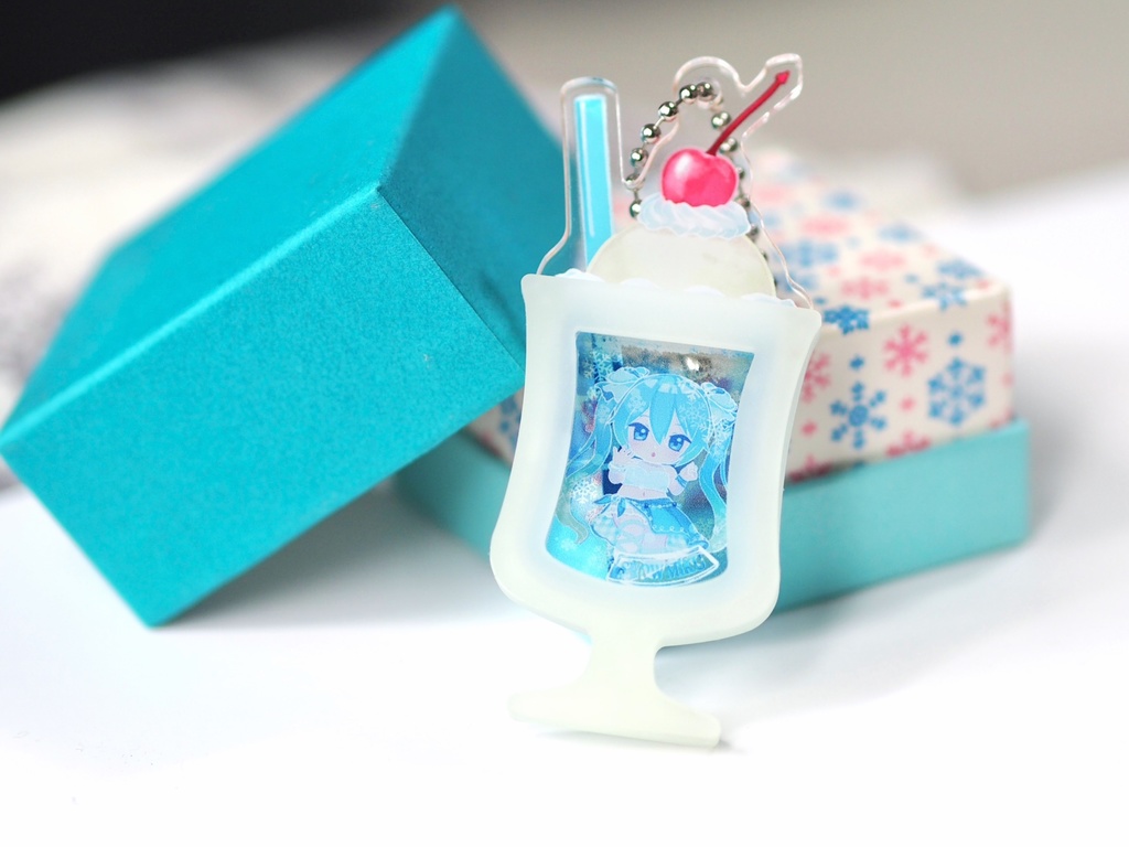 桜ミク&雪ミクのクリームソーダキーホルダー