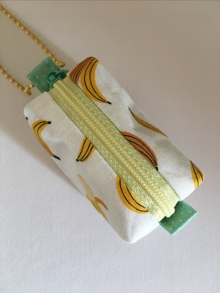 バナナ柄 ストラップ付きミニミニポーチ&キーホルダー