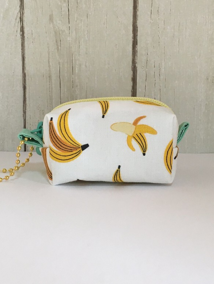 バナナ柄 ストラップ付きミニミニポーチ&キーホルダー