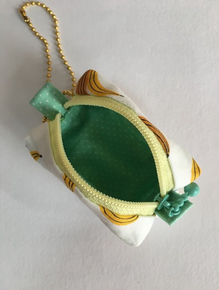 バナナ柄 ストラップ付きミニミニポーチ&キーホルダー