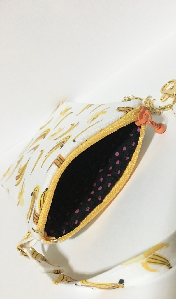 バナナ柄 ふんわり ストラップ付き メガネケース ペンケース