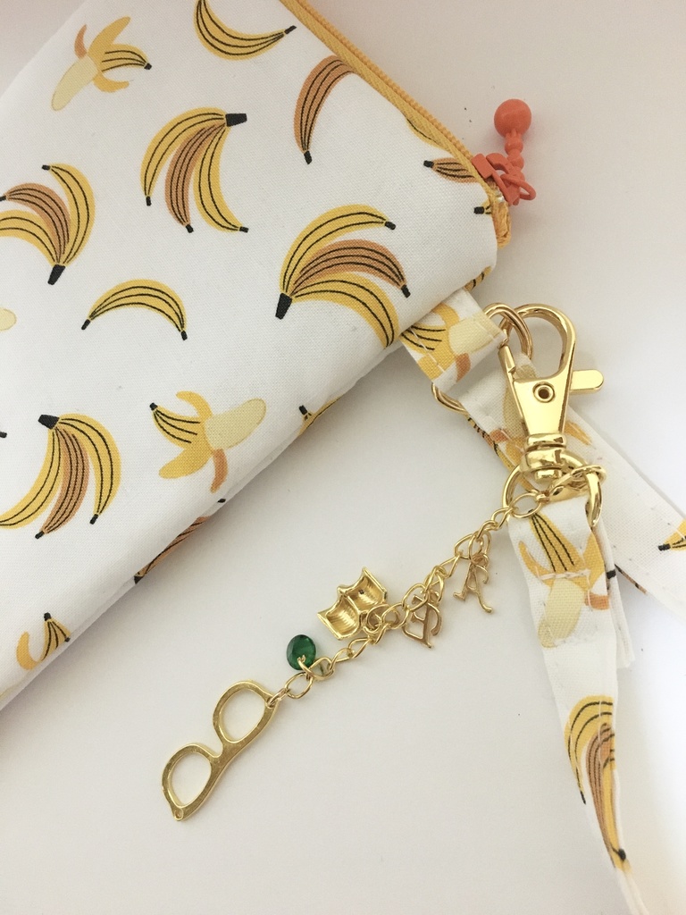 バナナ柄 ふんわり ストラップ付き メガネケース ペンケース