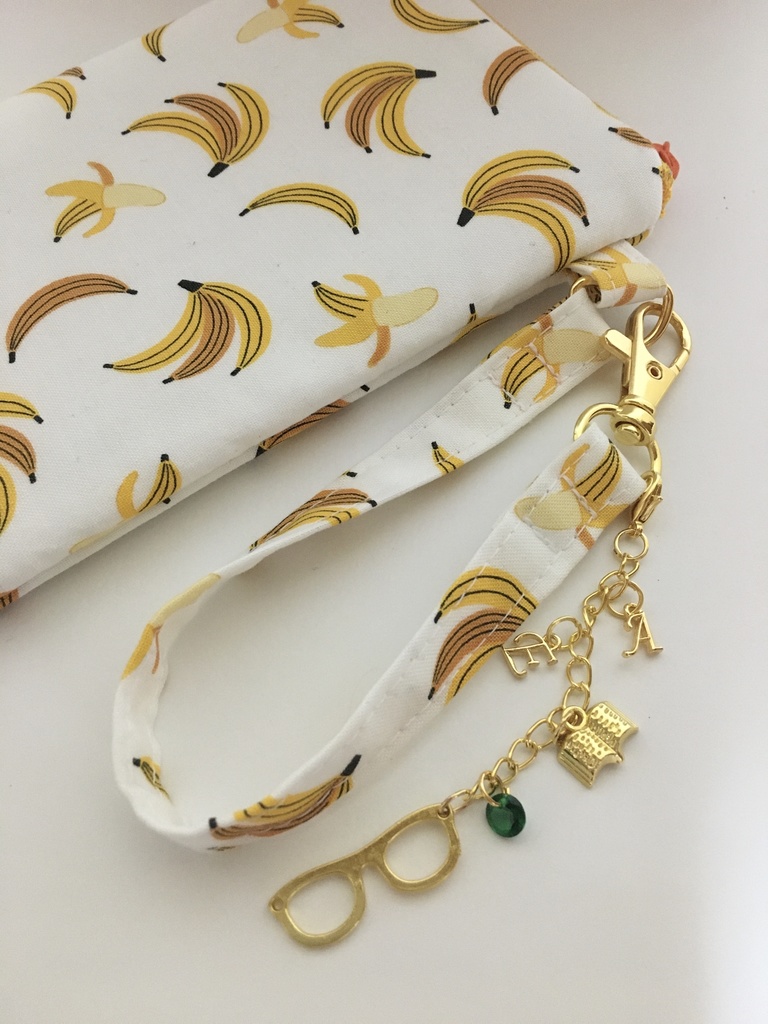 バナナ柄 ふんわり ストラップ付き メガネケース ペンケース