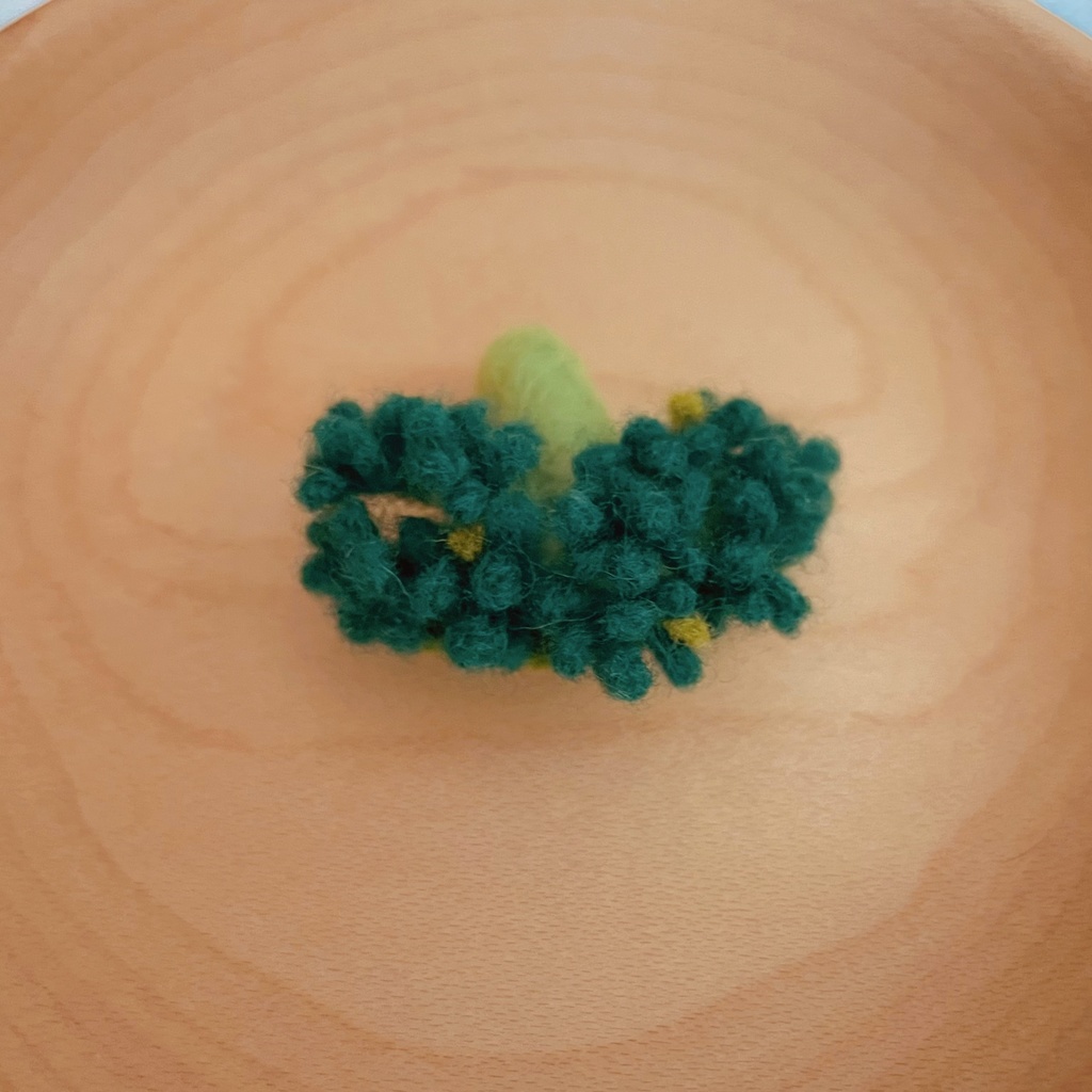 【羊毛ブローチ】ブロッコリー 。