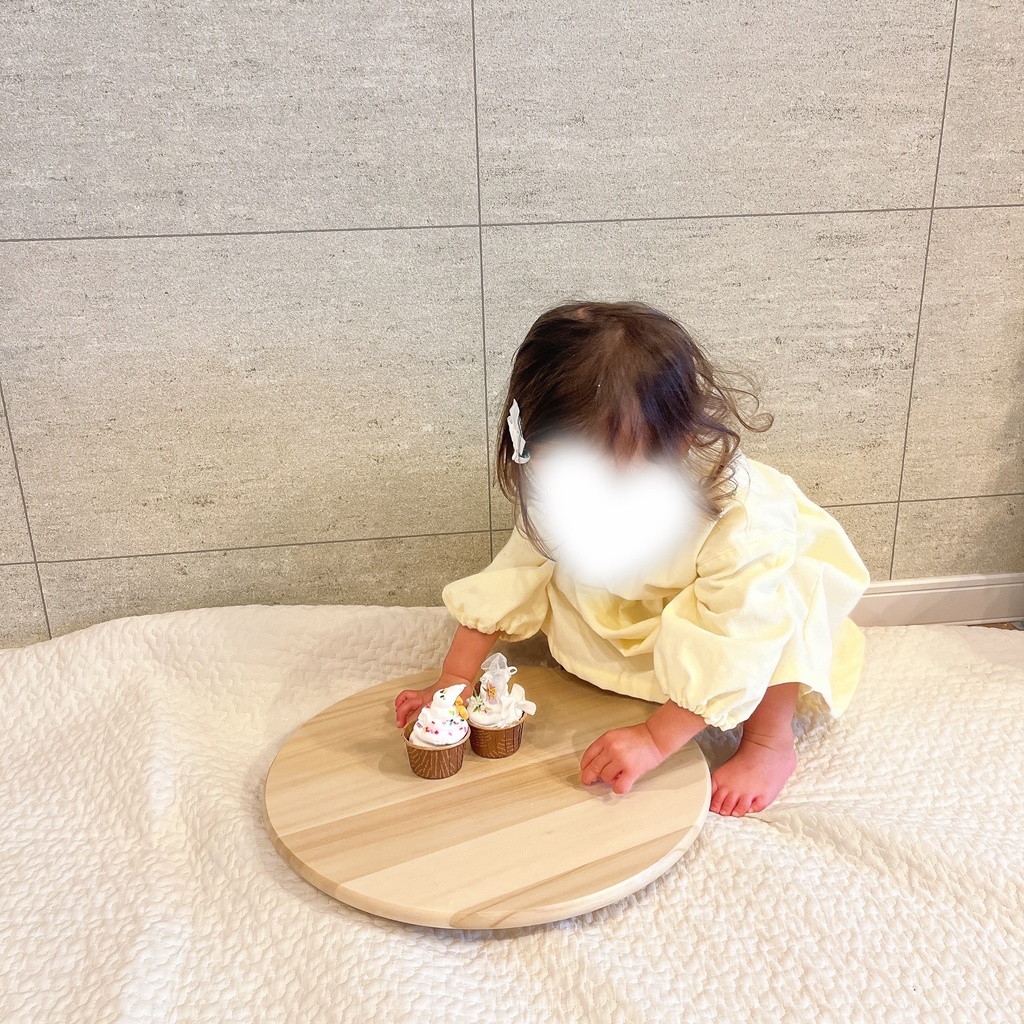 スタンドカラーフリルワンピース