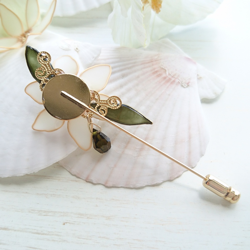 MGSザ・ボス■オオアマナのブローチピン