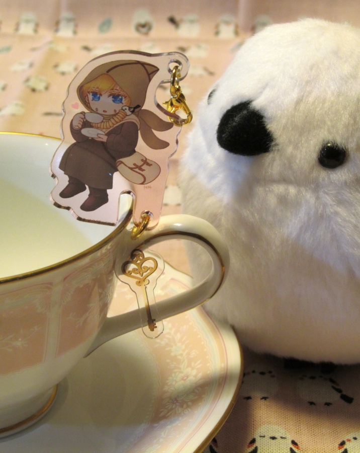 カップに乗る頭巾ちゃんアクキー(2種)