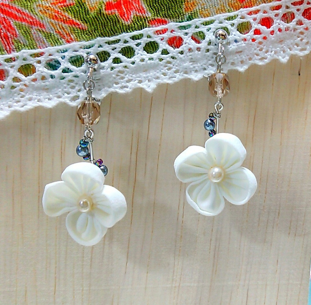 【ハイキュー！！】梟谷イメージ・つまみ細工の小花イヤリング