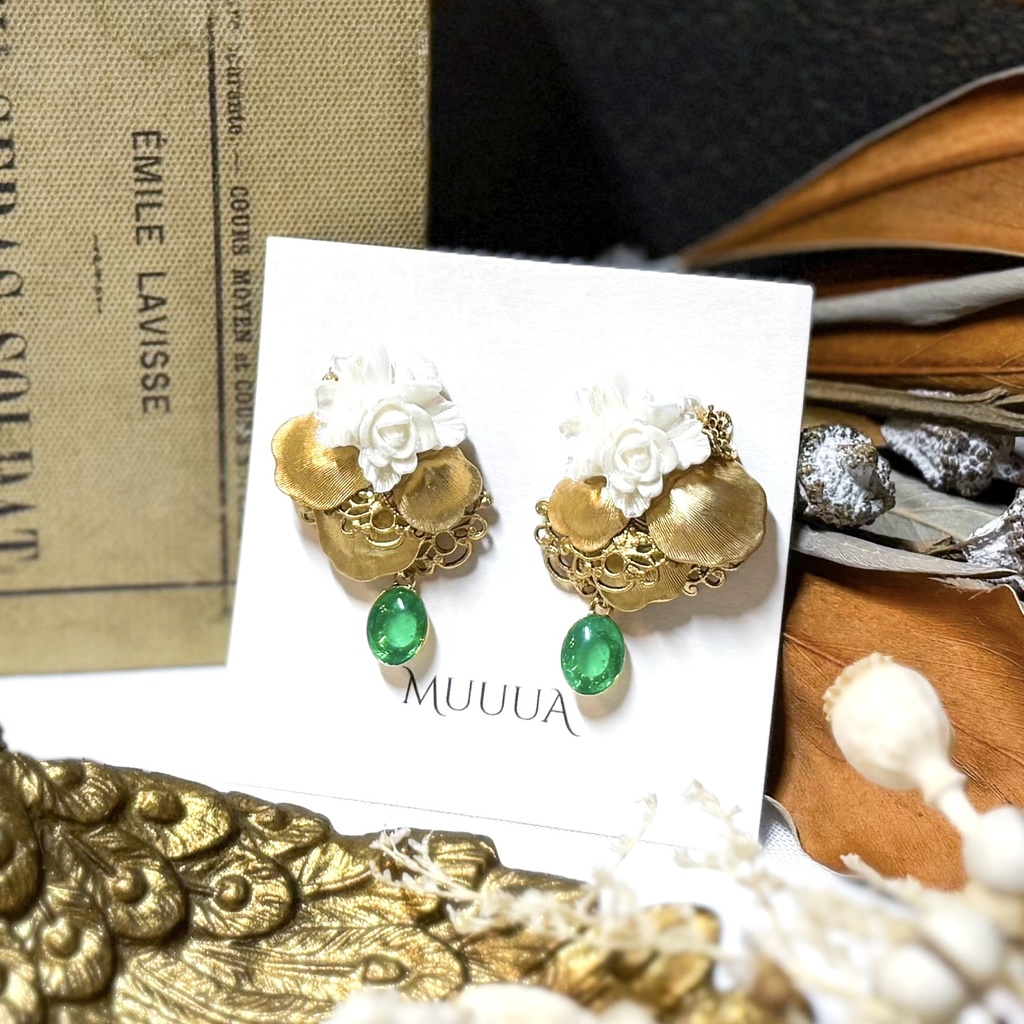 3/20新作◇初期刀ヴィンテージブローチ風ピアス(イヤリング交換可)