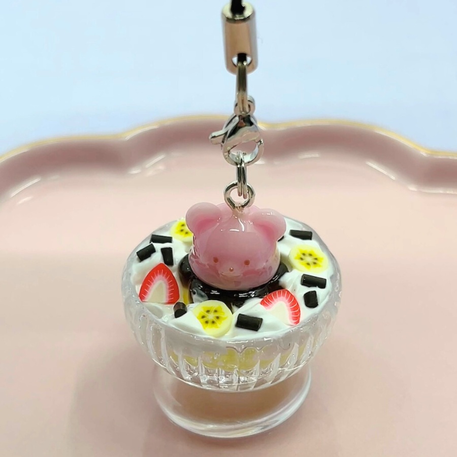 くまプリンアラモードストラップ