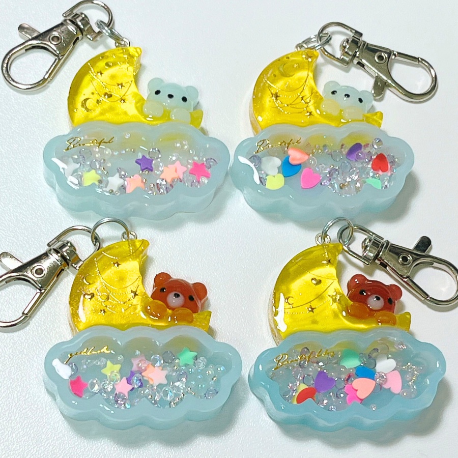 お空に浮かぶくまムーンキーホルダー1