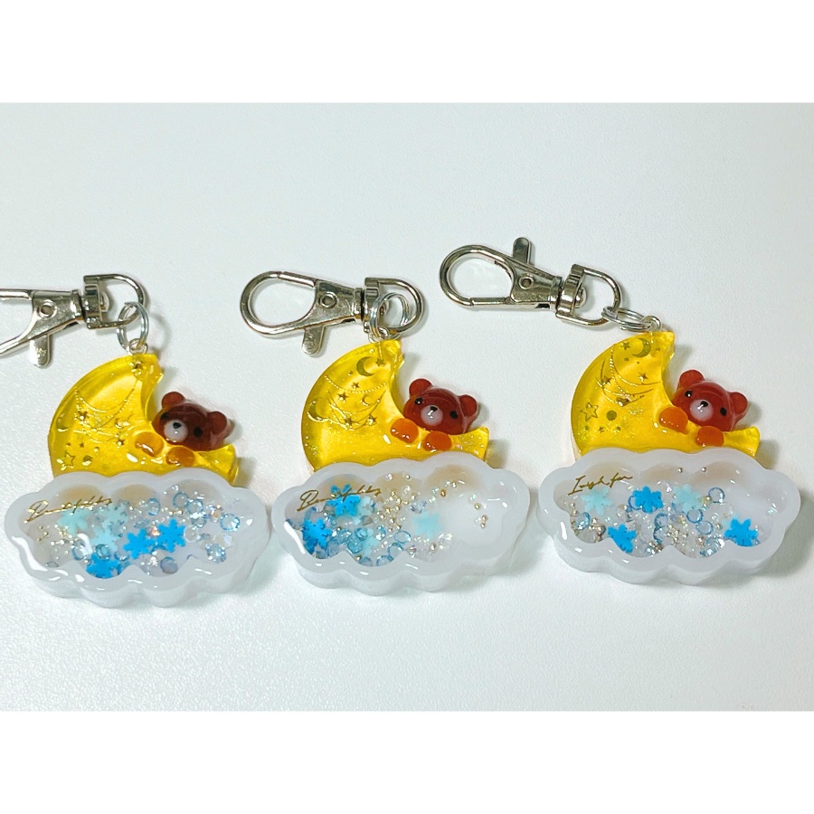 お空に浮かぶくまムーンキーホルダー3