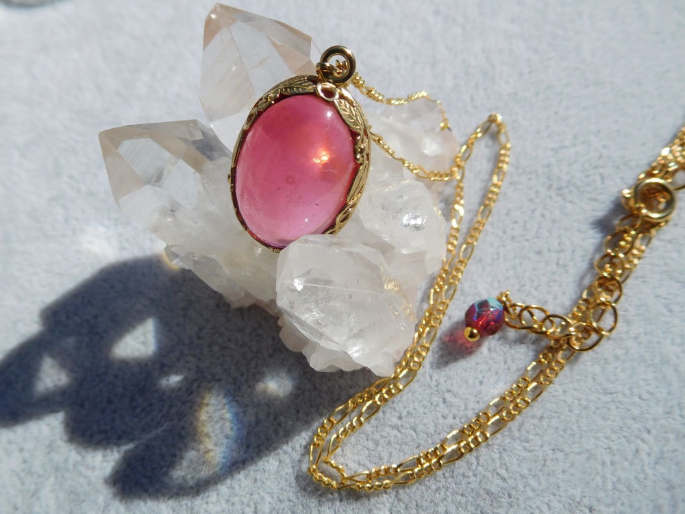 ローズレッドのドラゴンズブレス　ペンダント