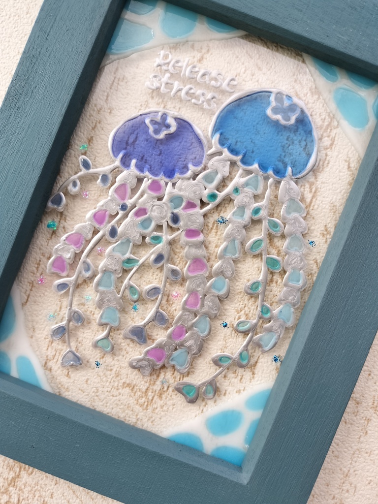 送料無料*ステンドグラス風フレーム*キラキラクラゲ・海・夏・イラスト・グラスデコ・ハンドメイド♪︎