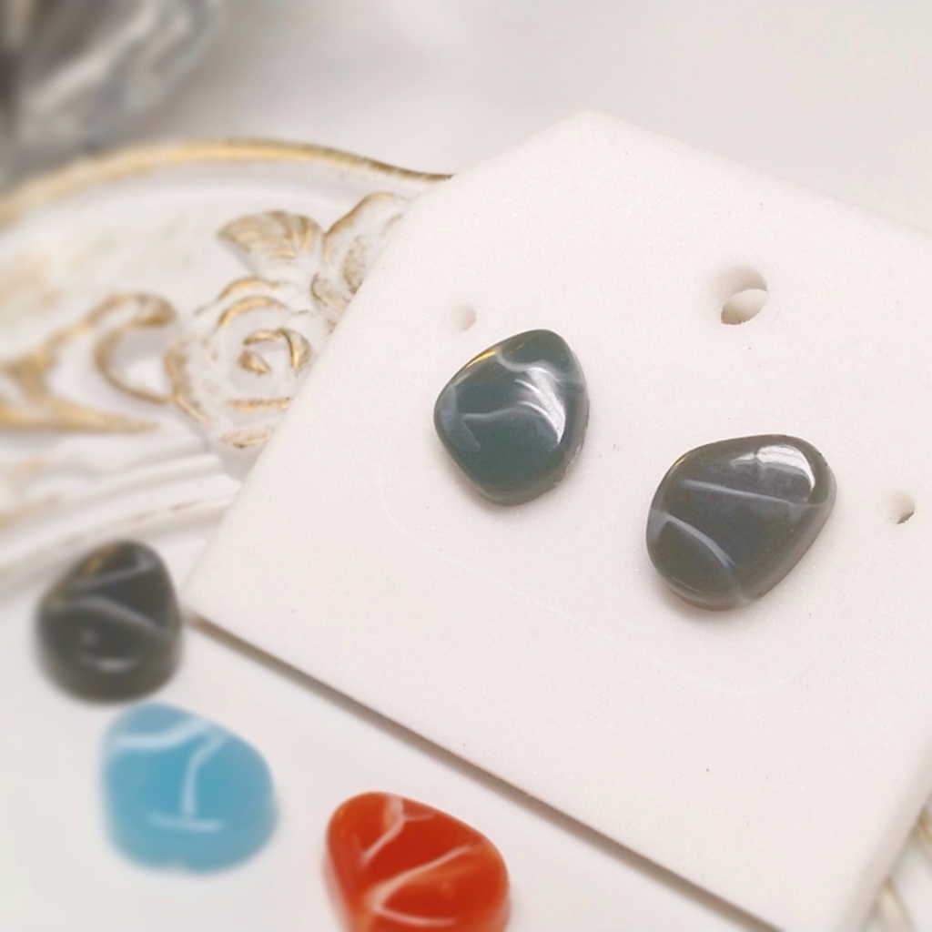 ミニ玉石風イヤリング