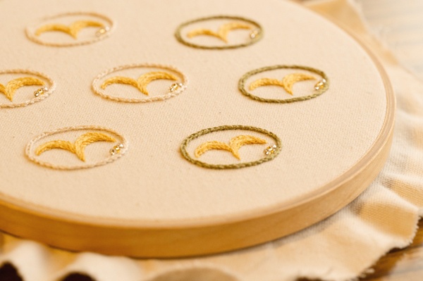 おメリさんのぴょこ毛ブローチ