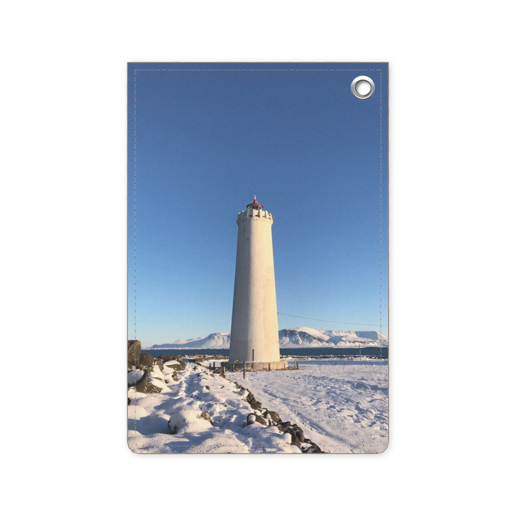 冬のアイスランドの灯台　パスケース