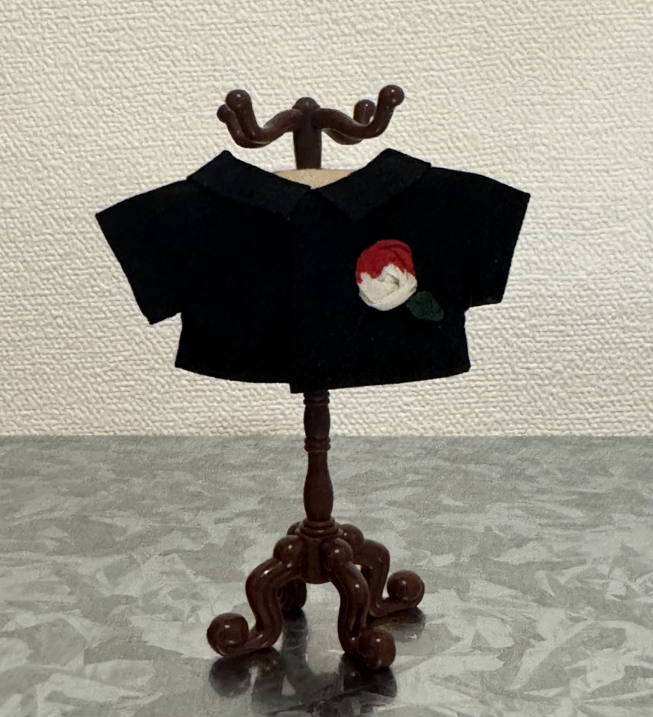 【10㎝ぬい】ばらを塗るシャツ🌹