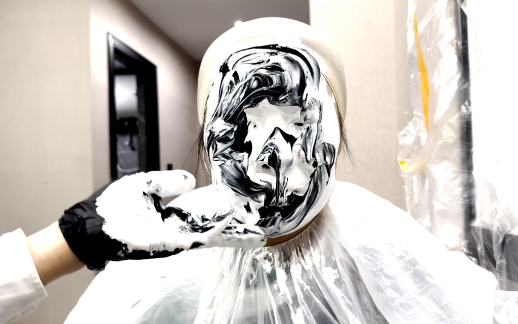 【Video】Black and white paint on face