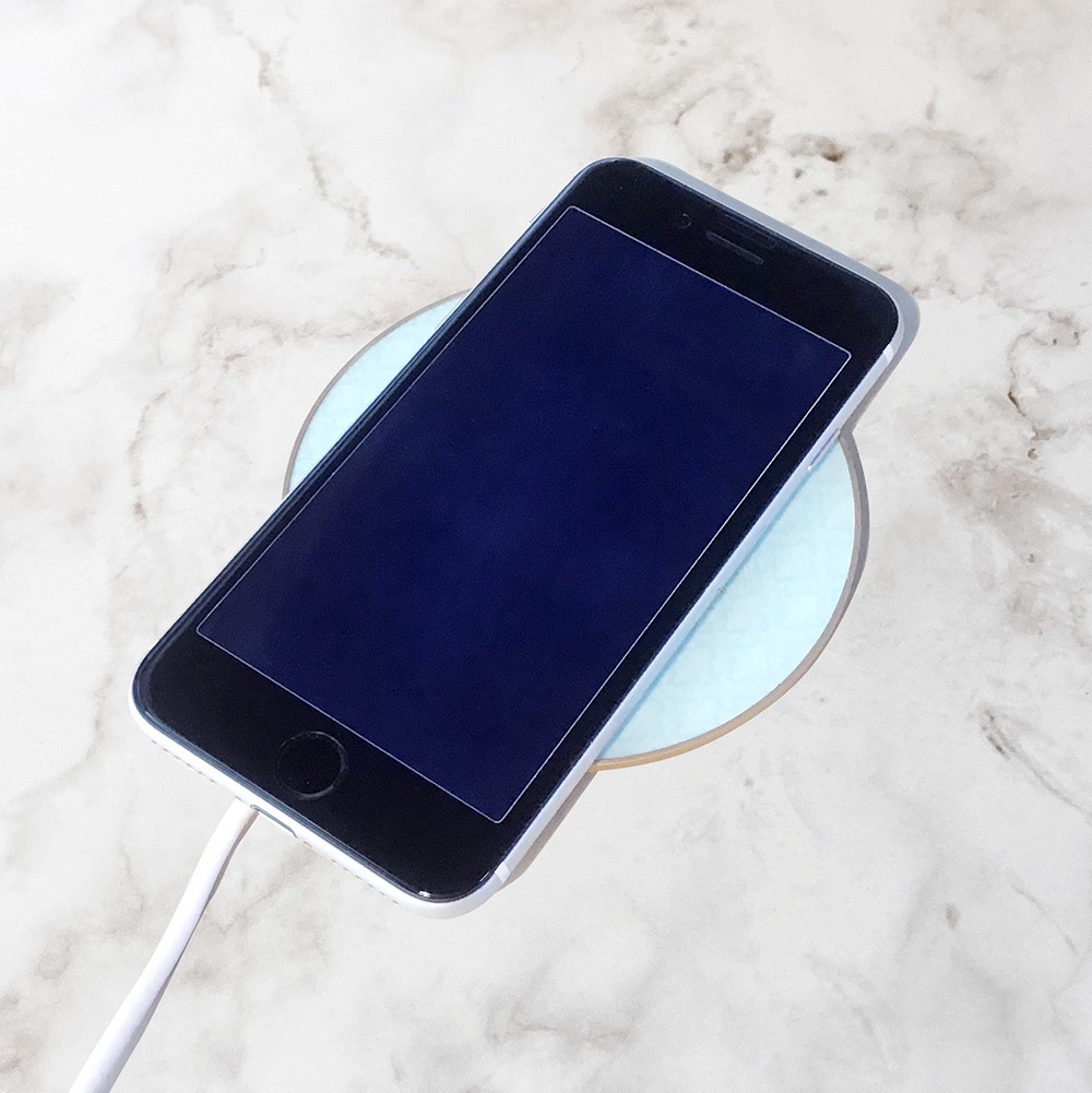 紅茶のワイヤレス充電器