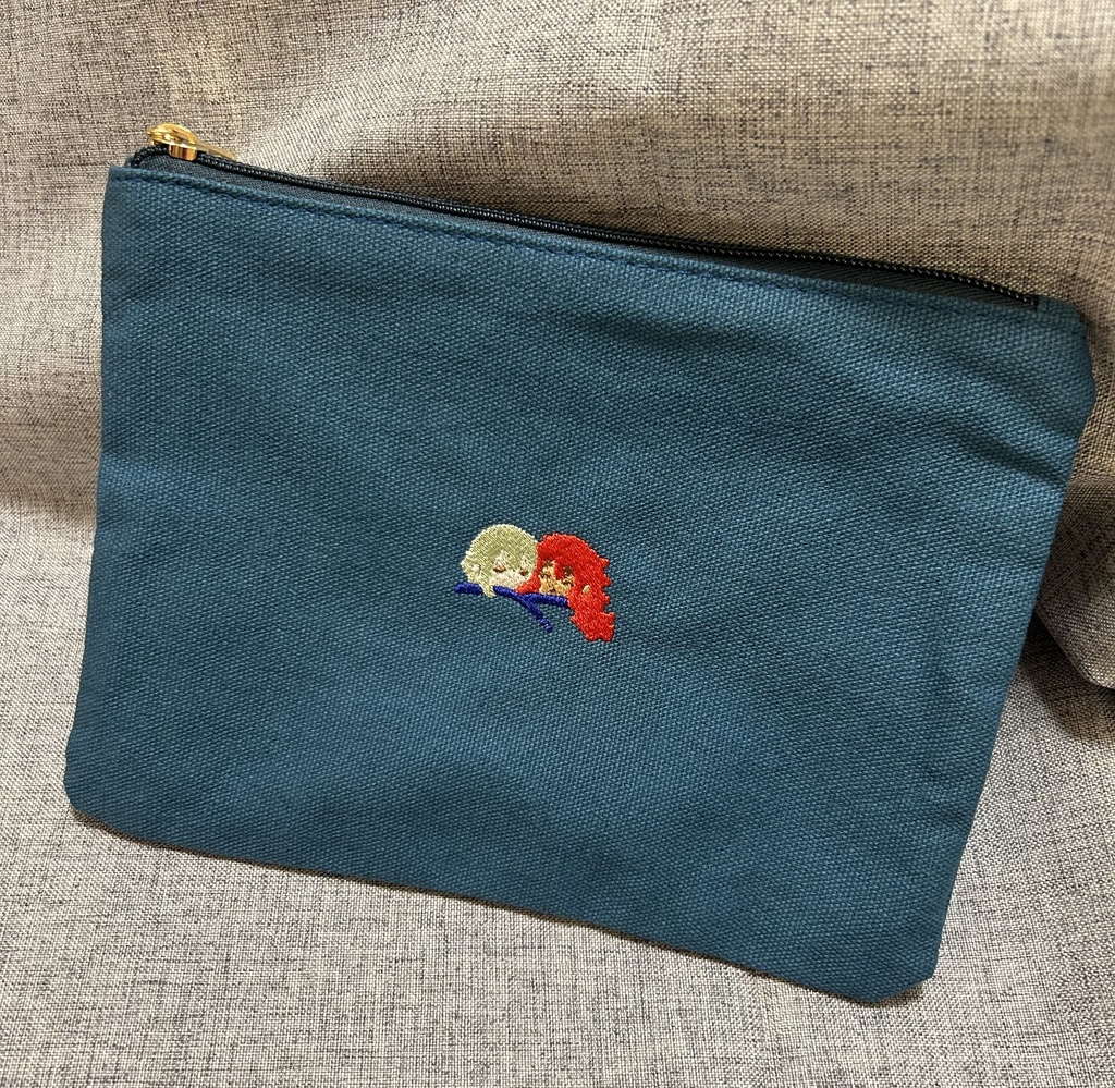 おねんね刺繍ポーチ