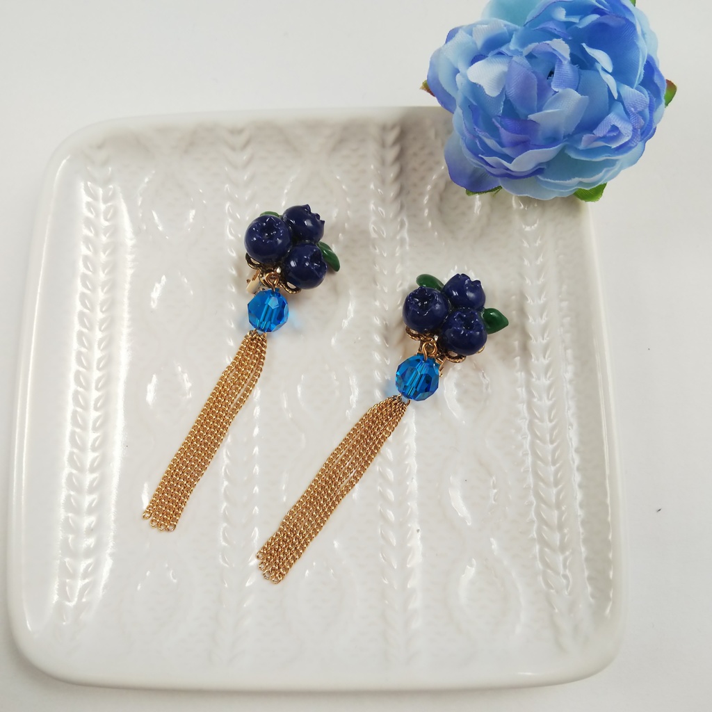 ブルーベリーのイヤリング