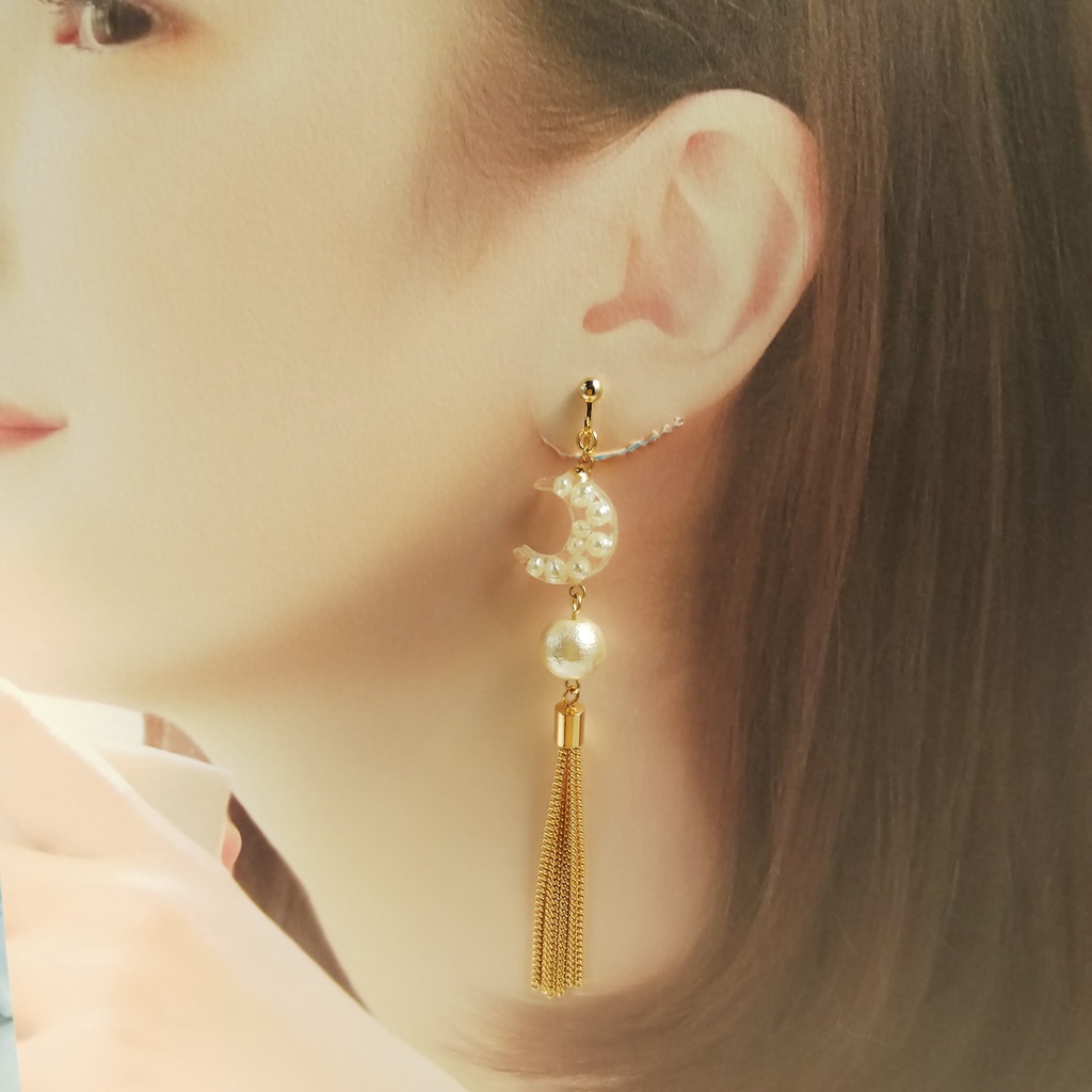 星と月のアシンメトリーイヤリング