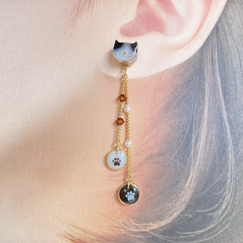 三毛猫のピアス