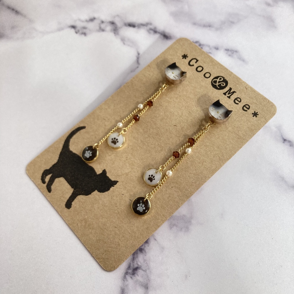 三毛猫のピアス