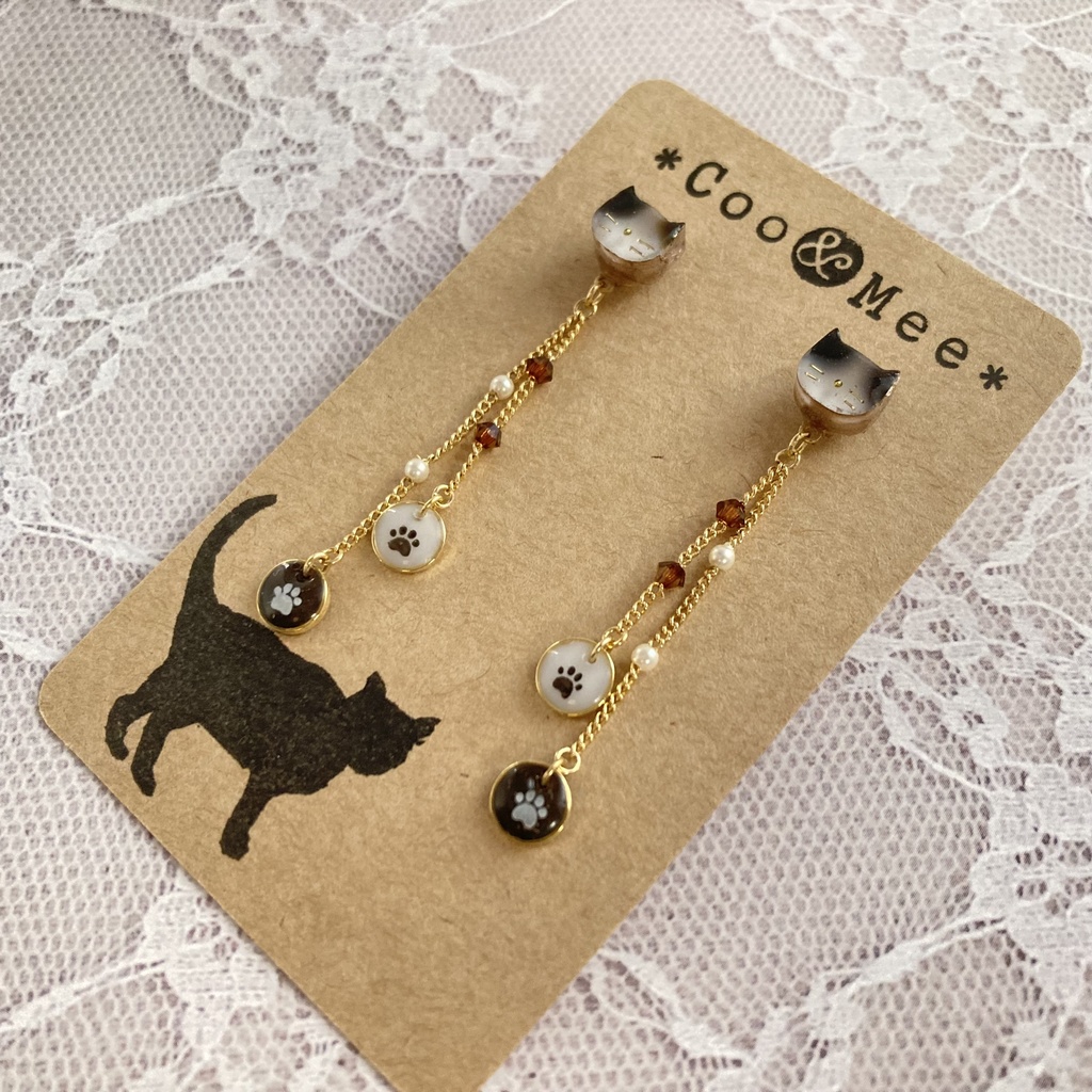 三毛猫のピアス