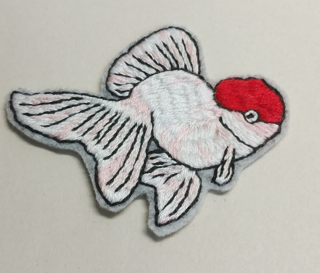 タンチョウ 金魚 刺繍シール Niwniw Pin Booth