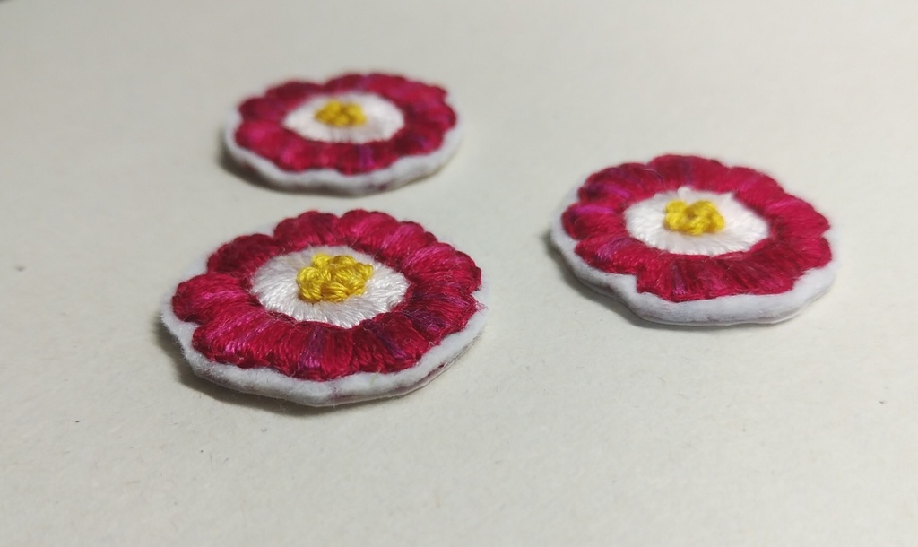 赤いお花【刺繍シール】