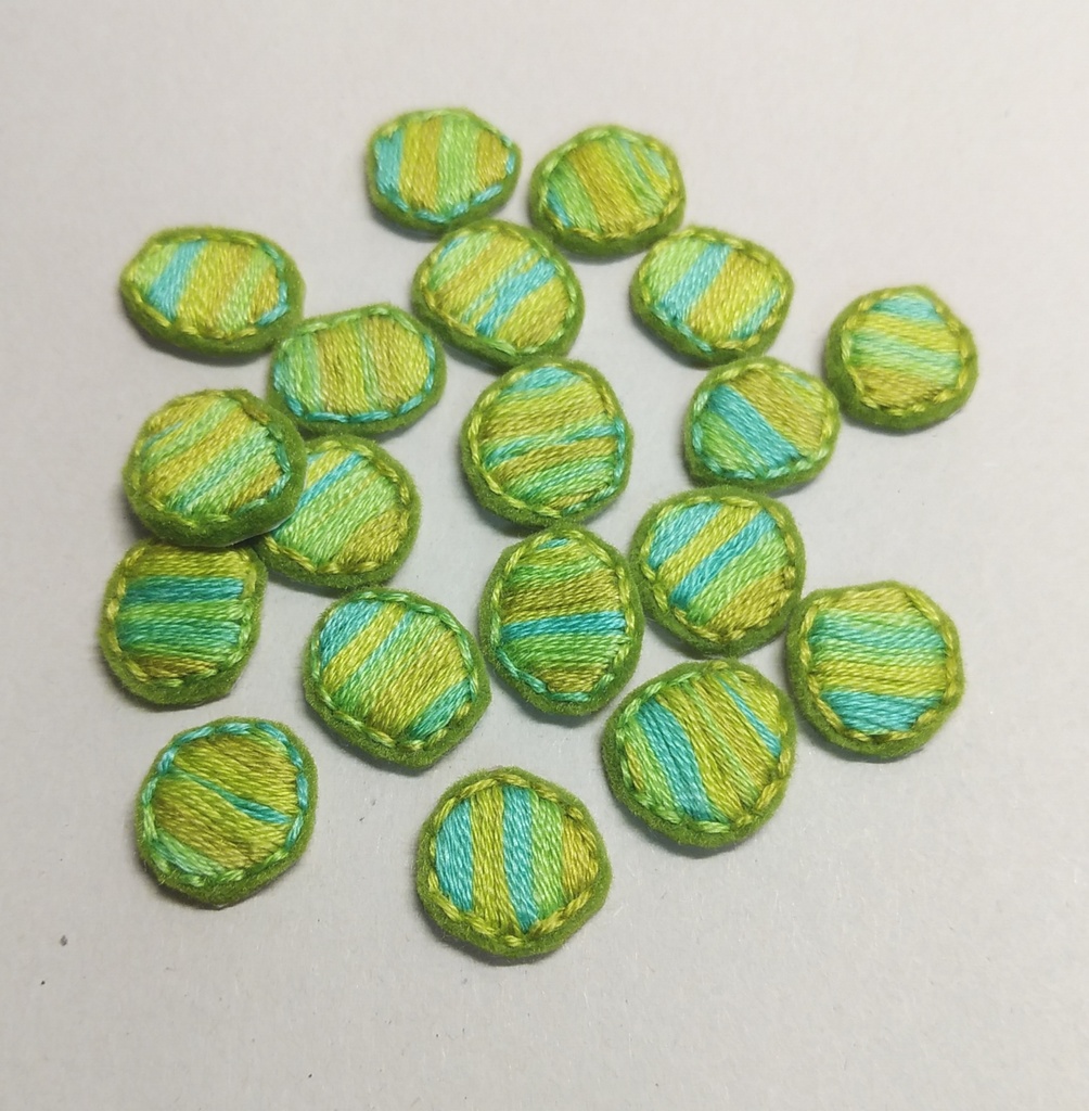 グリーンのドットシール【刺繍シール】