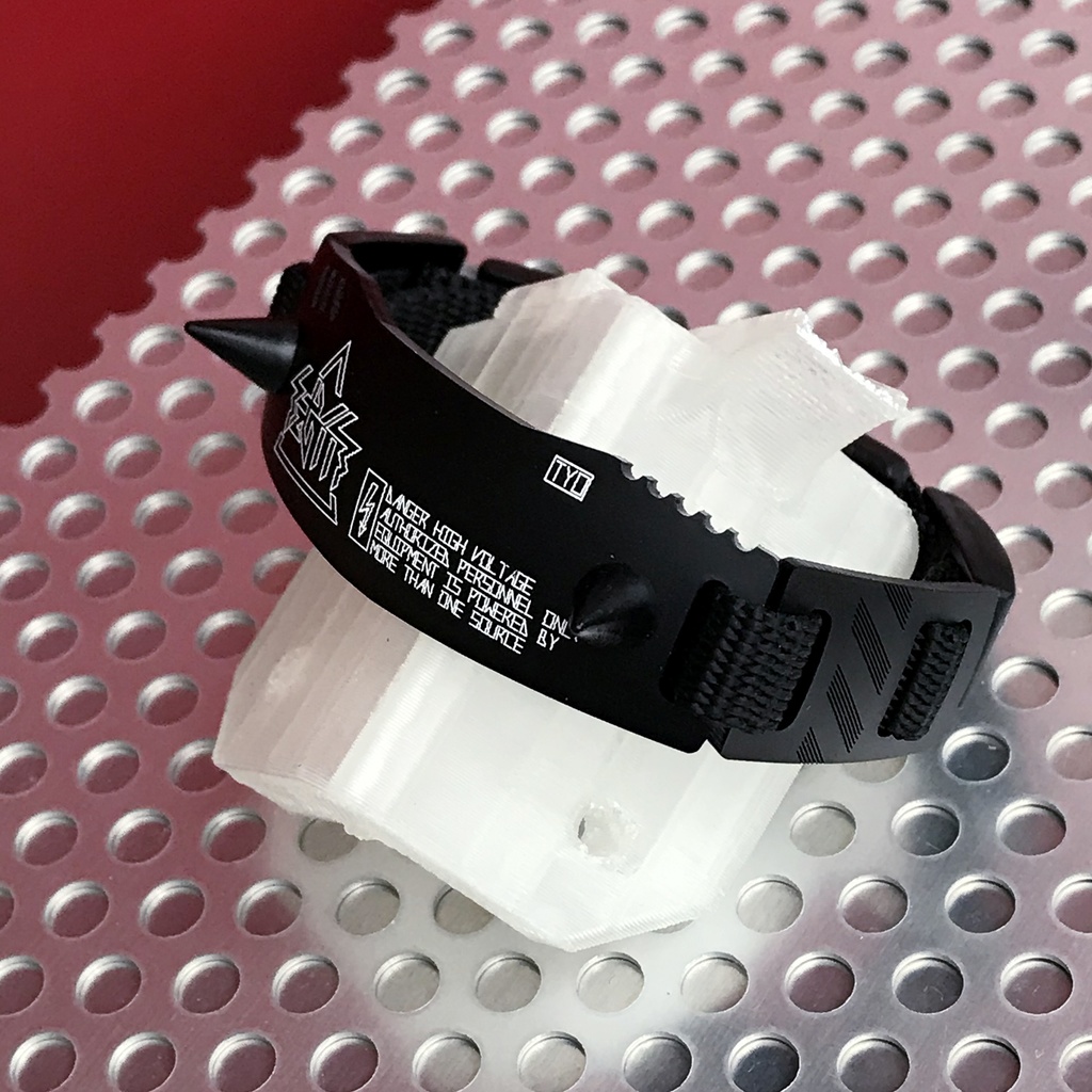 強襲型装甲リストバンドユニット_STR01