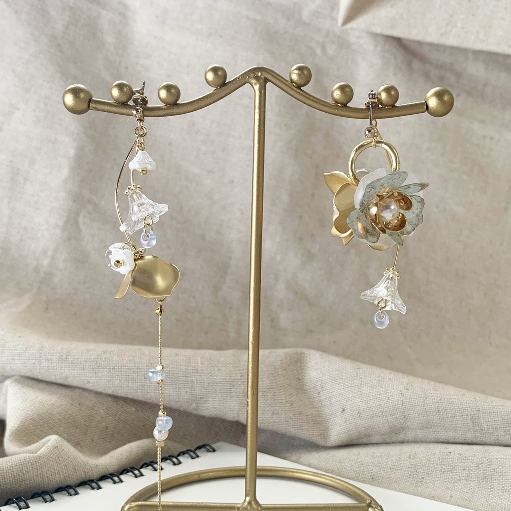 三毛縞斑 色彩百花 イメージ アシンメトリーな揺れる2wayピアス/イヤリング