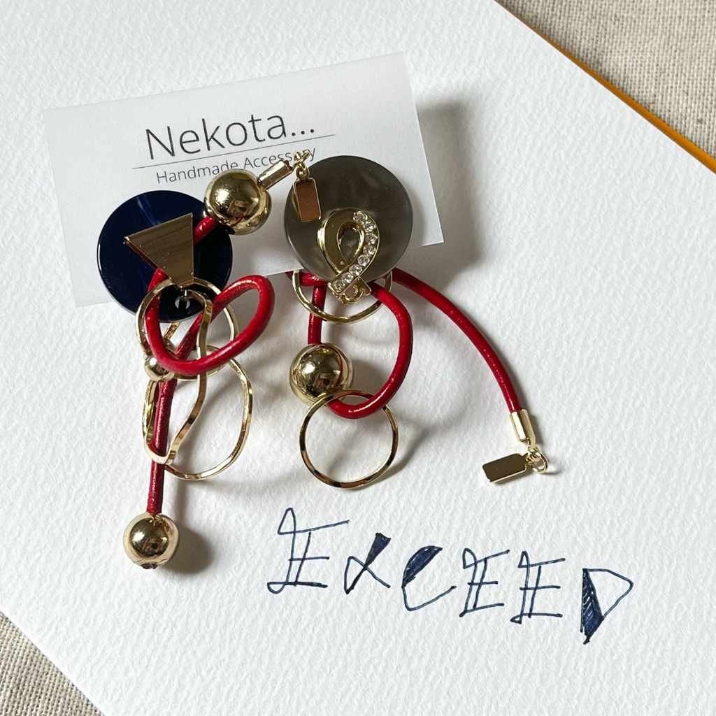 Eden EXCEED イメージ揺れるアシンメトリーピアス/イヤリング