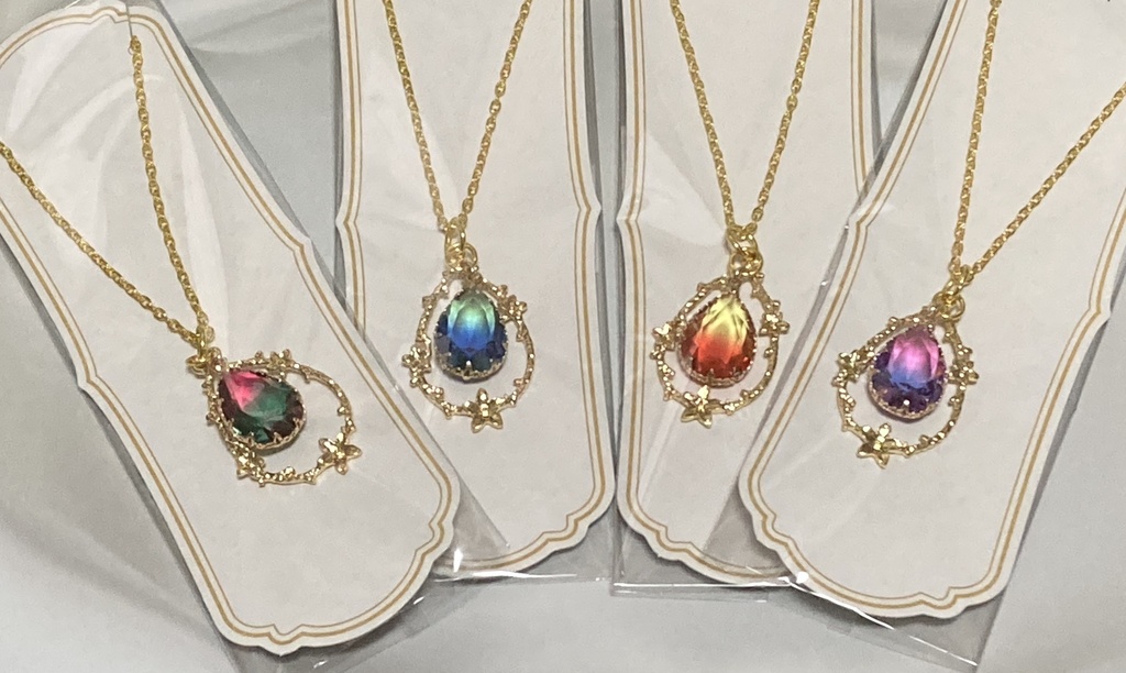 バイカラービジューネックレス