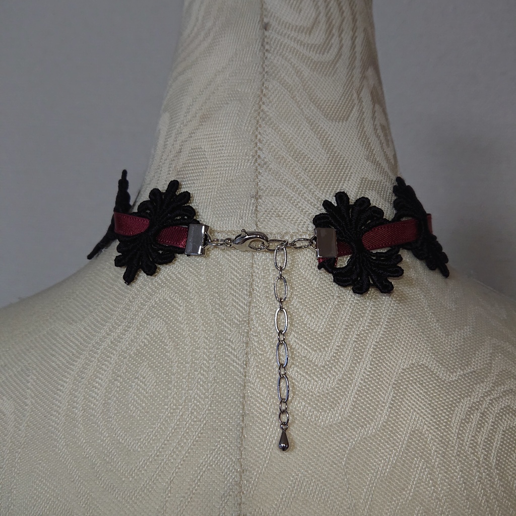 ブルームクロスレースチョーカー