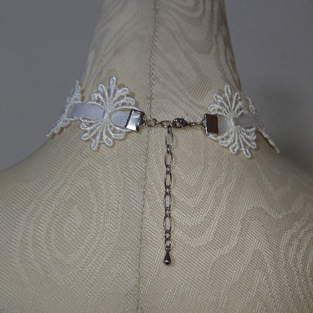 ブルームクロスレースチョーカー