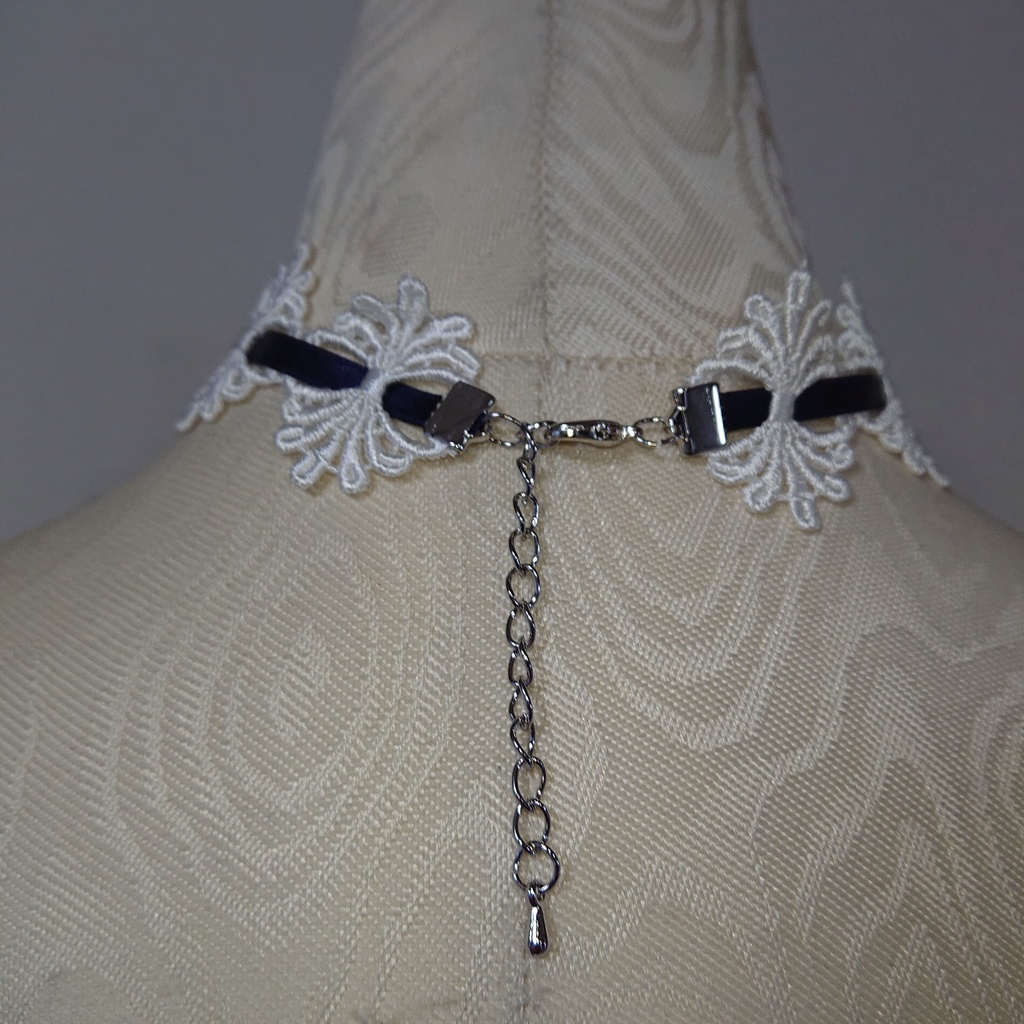 ブルームクロスレースチョーカー