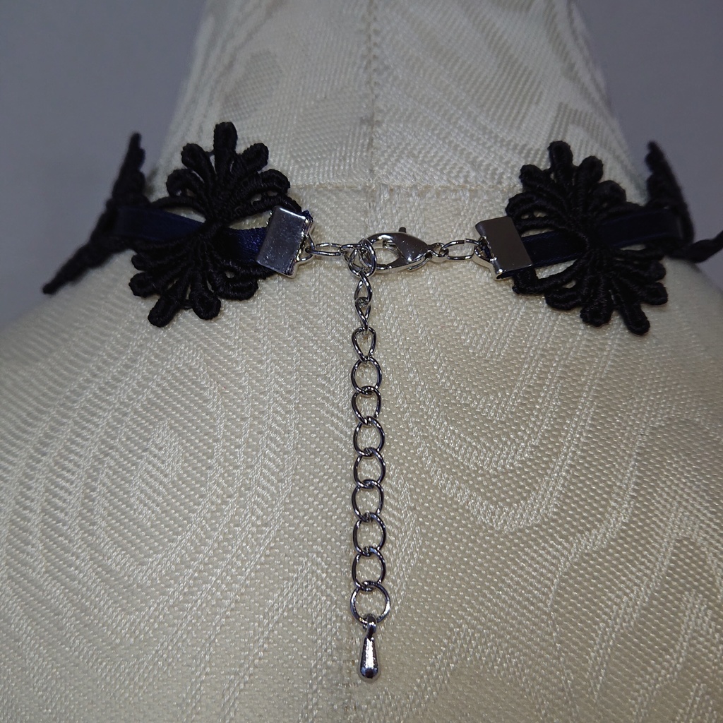 ブルームクロスレースチョーカー