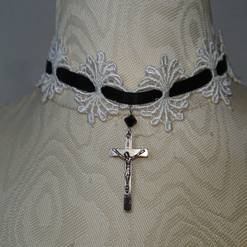 ブルームクロスレースチョーカー