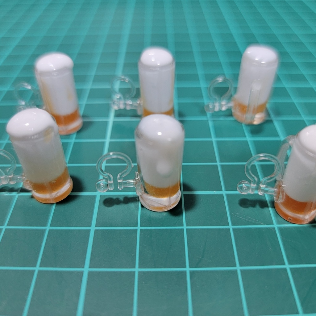 ぬいぐるみ用カインが注いだ9割泡ビール