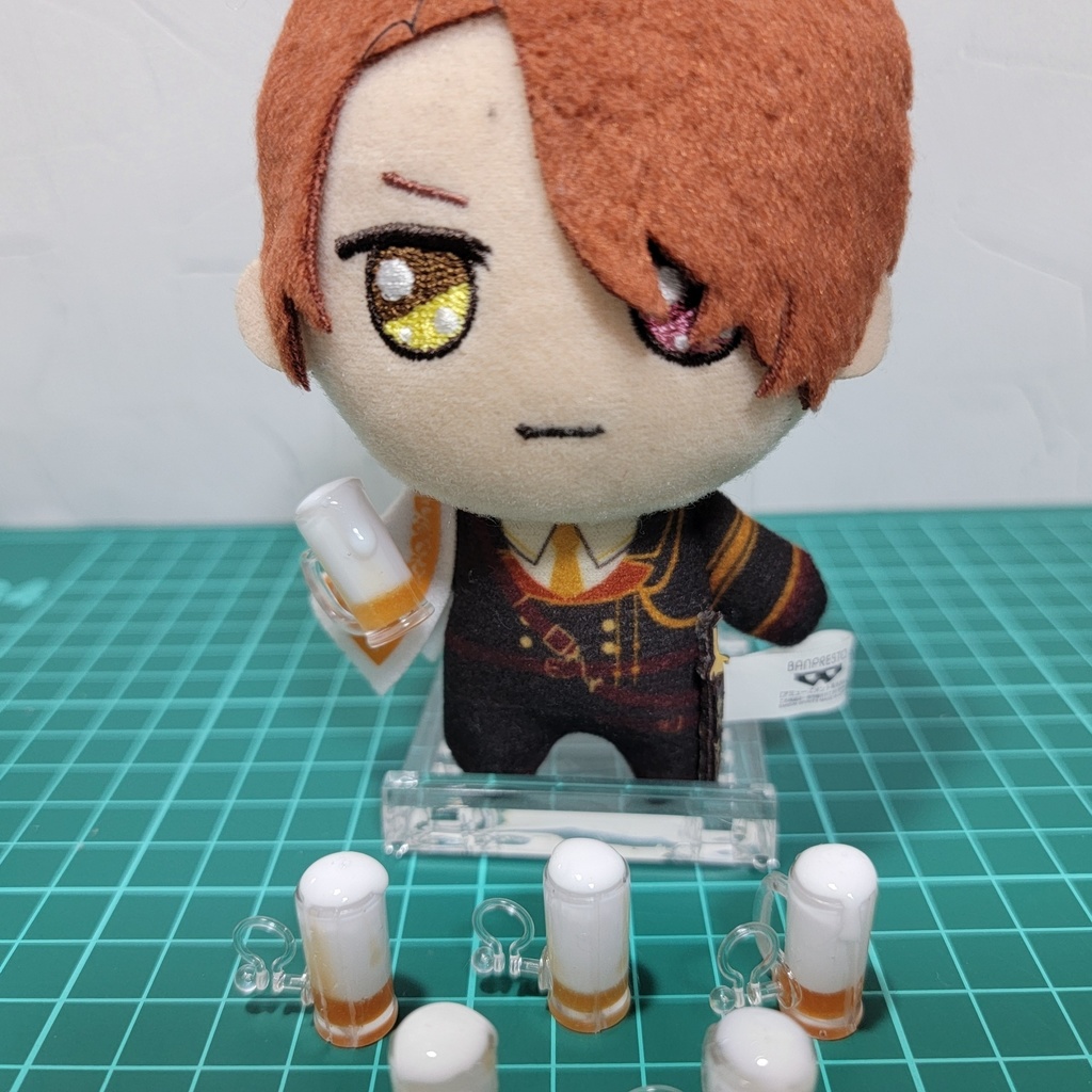 ぬいぐるみ用カインが注いだ9割泡ビール