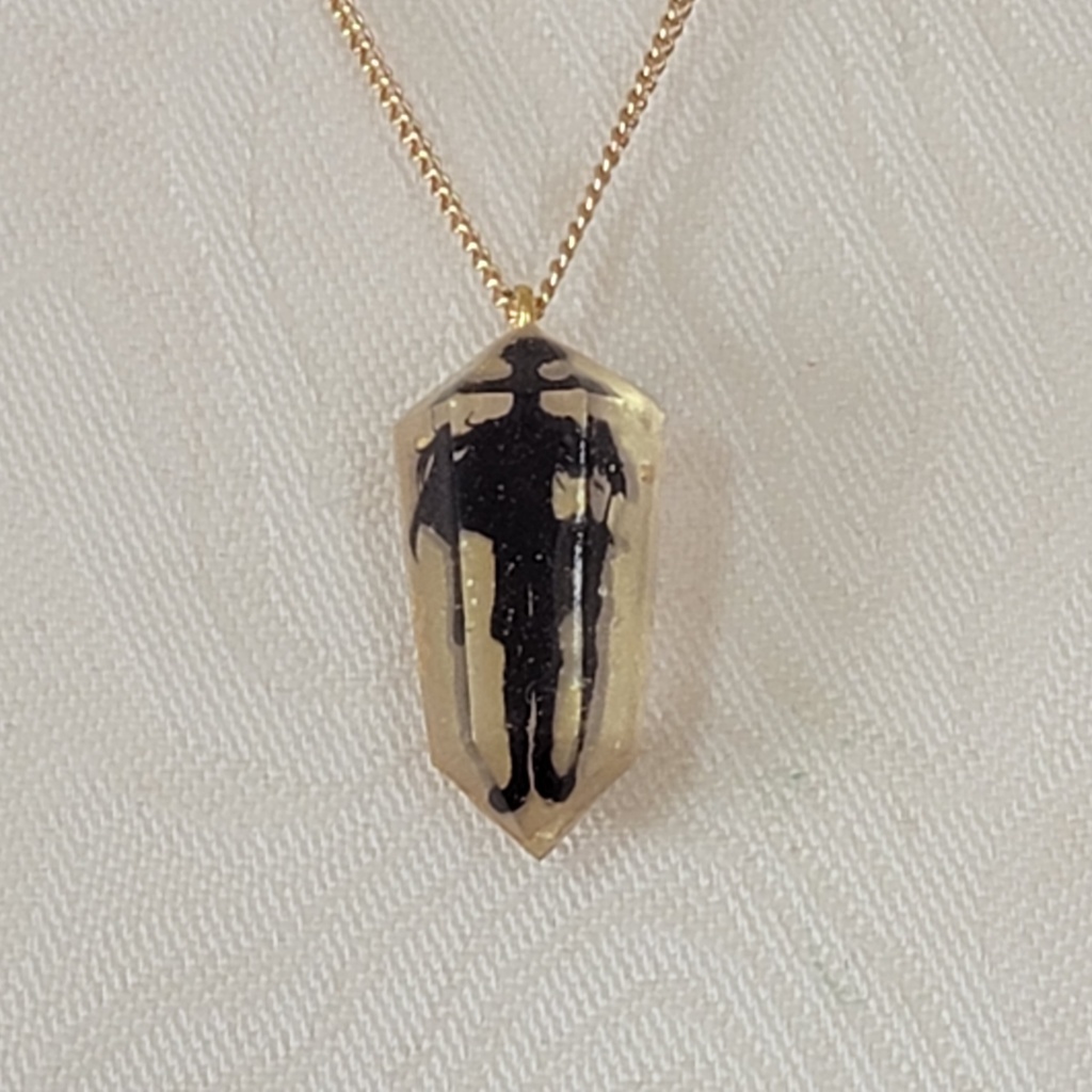 【展示・在庫販売】キャラシルエット入りアクセサリー:まほやく・ツイステ